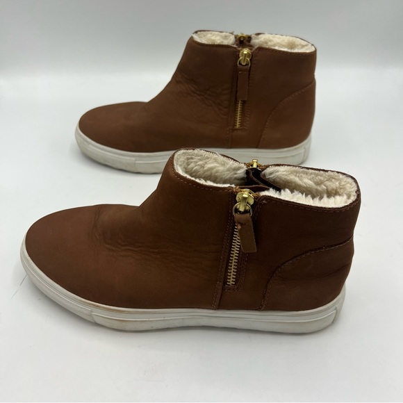 J/Slide 'Poppy" Booties - Picture 5 of 9